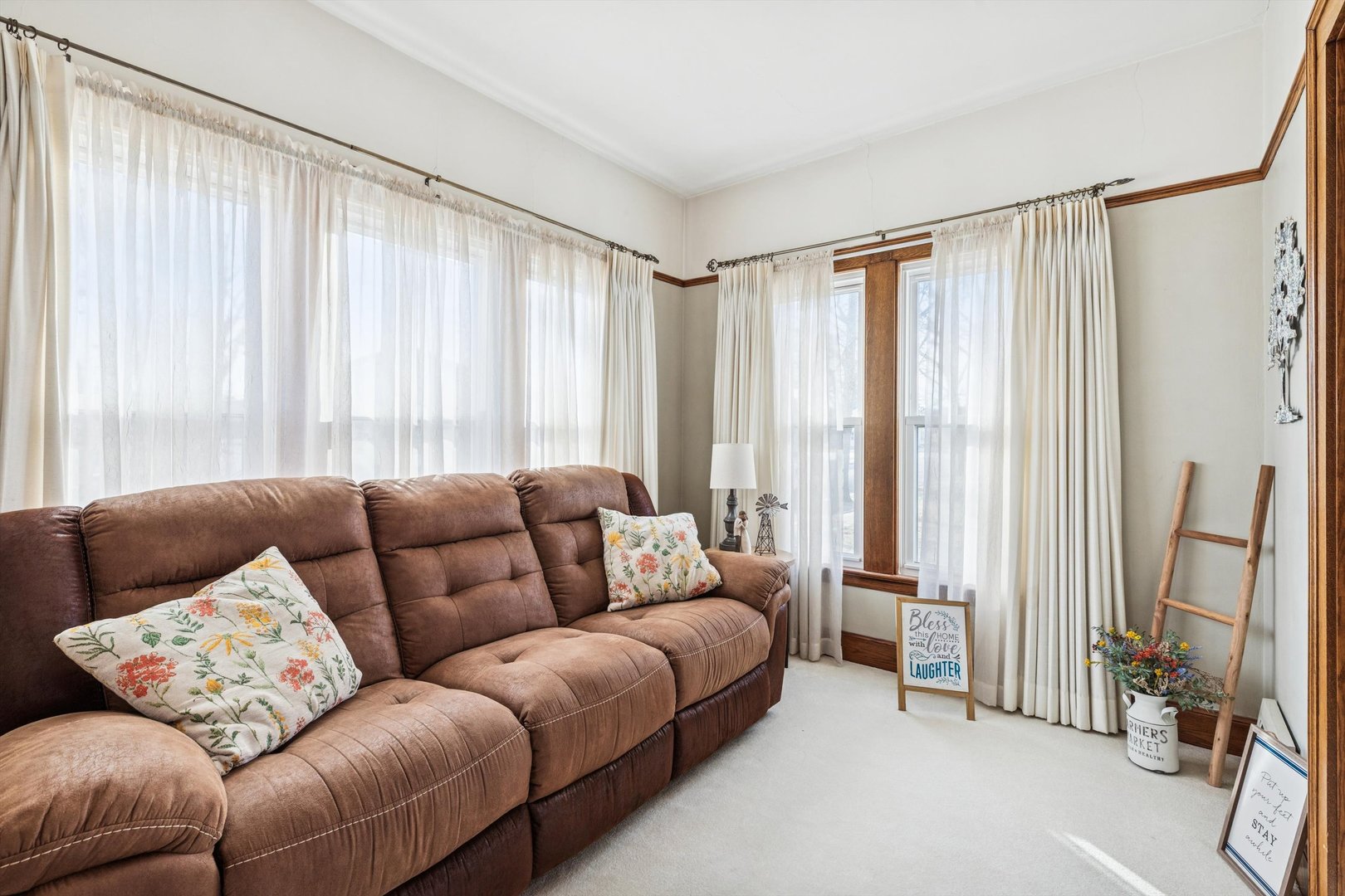 308 9th Street Dewitt, IA 52742 - Photo 9 of 46