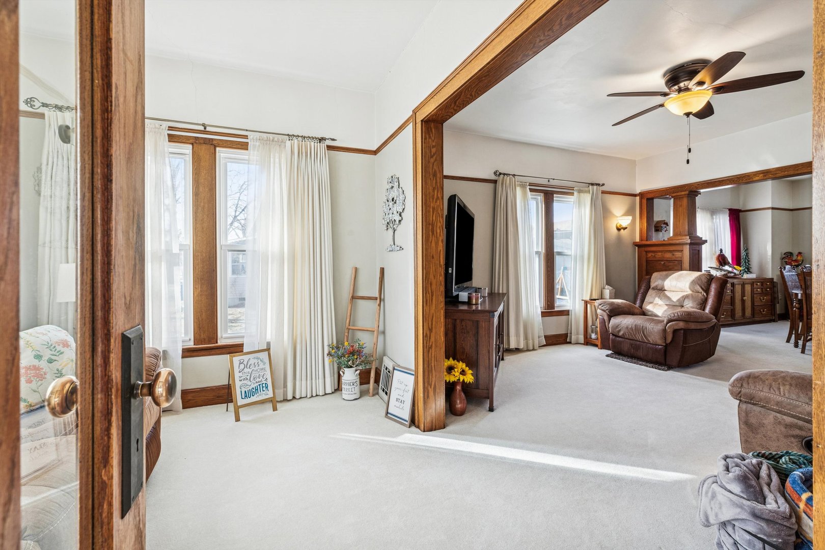 308 9th Street Dewitt, IA 52742 - Photo 10 of 46