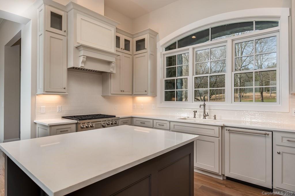 726 Mapleton Lane Columbus, NC 28722 - Photo 10 of 41 Gallery Image 10