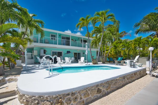 $1,899,000 | 330-340 4th Street, Key Colony Beach, FL 33051