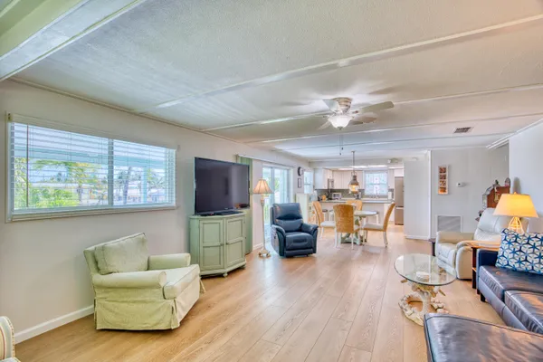 $1,899,000 | 330-340 4th Street, Key Colony Beach, FL 33051