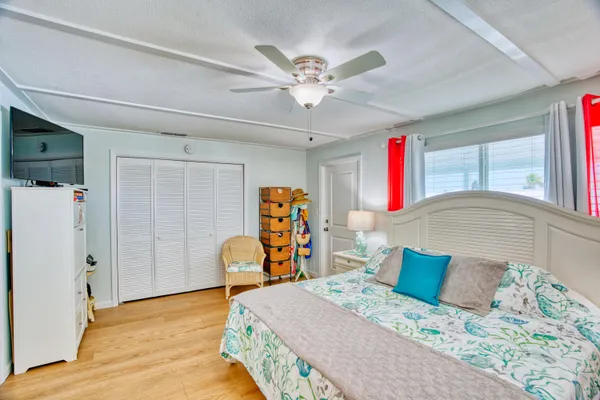 $1,899,000 | 330-340 4th Street, Key Colony Beach, FL 33051