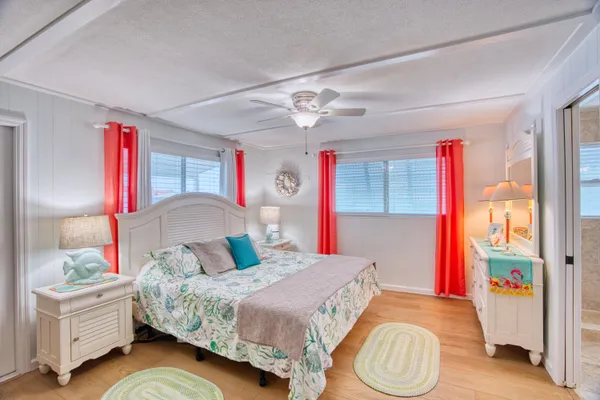 $1,899,000 | 330-340 4th Street, Key Colony Beach, FL 33051