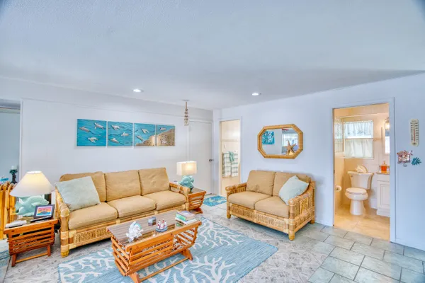 $1,899,000 | 330-340 4th Street, Key Colony Beach, FL 33051