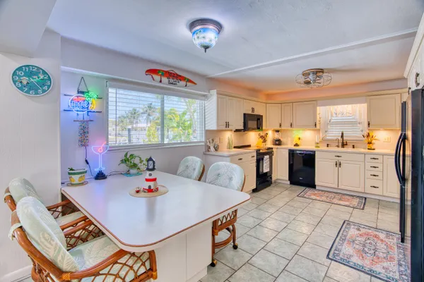 $1,899,000 | 330-340 4th Street, Key Colony Beach, FL 33051