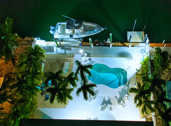 $1,899,000 | 330-340 4th Street, Key Colony Beach, FL 33051