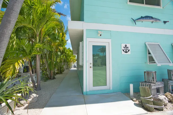 $1,899,000 | 330-340 4th Street, Key Colony Beach, FL 33051