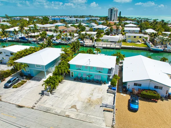 $1,899,000 | 330-340 4th Street, Key Colony Beach, FL 33051