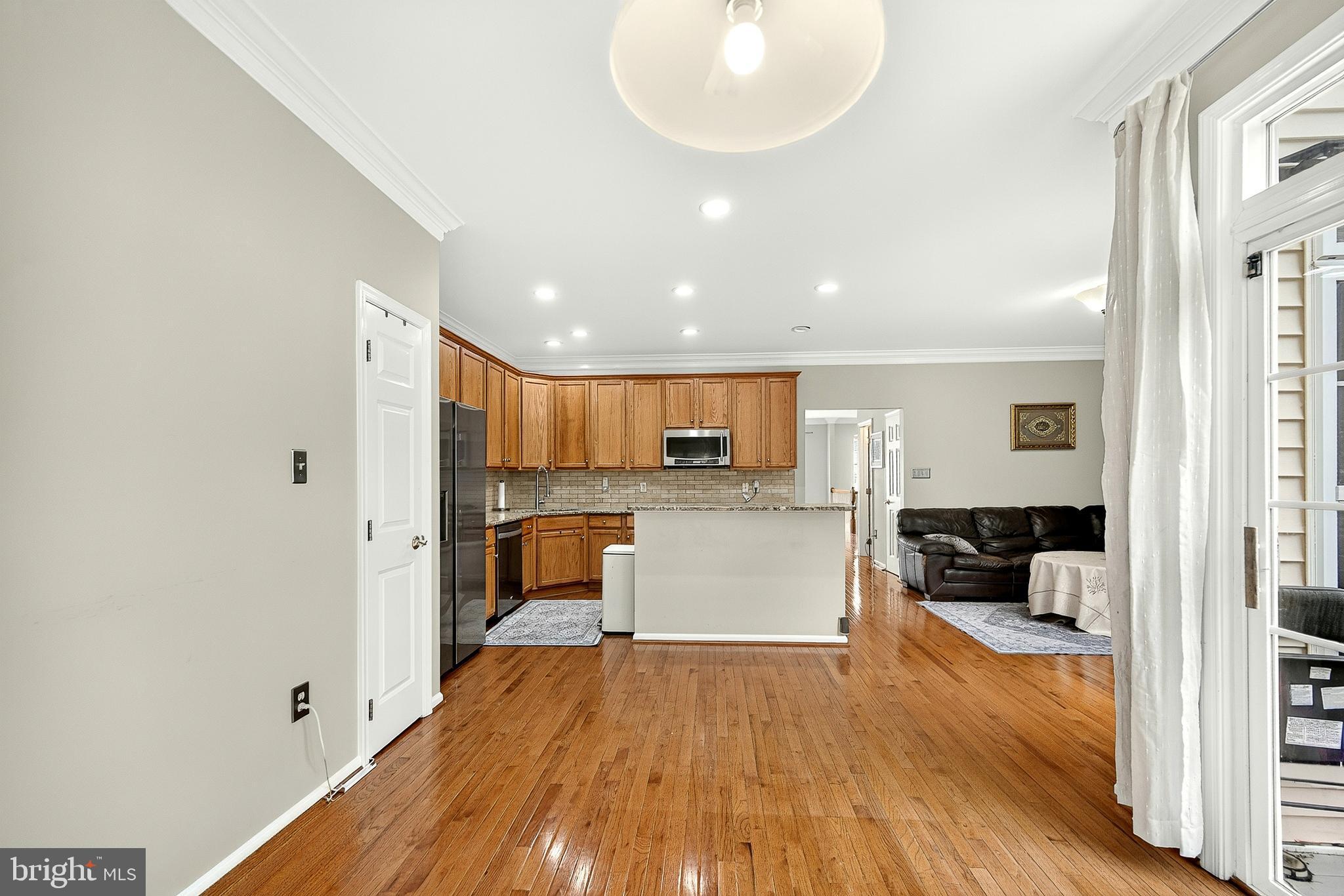 7332 Hampton Manor Place Springfield, VA 22150 - Photo 11 of 52 Gallery Image 11