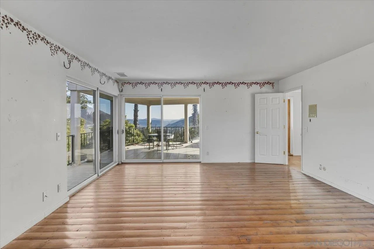 1050 Rice Canyon Road Fallbrook, CA 92028 - Photo 43 of 52 Bedroom
