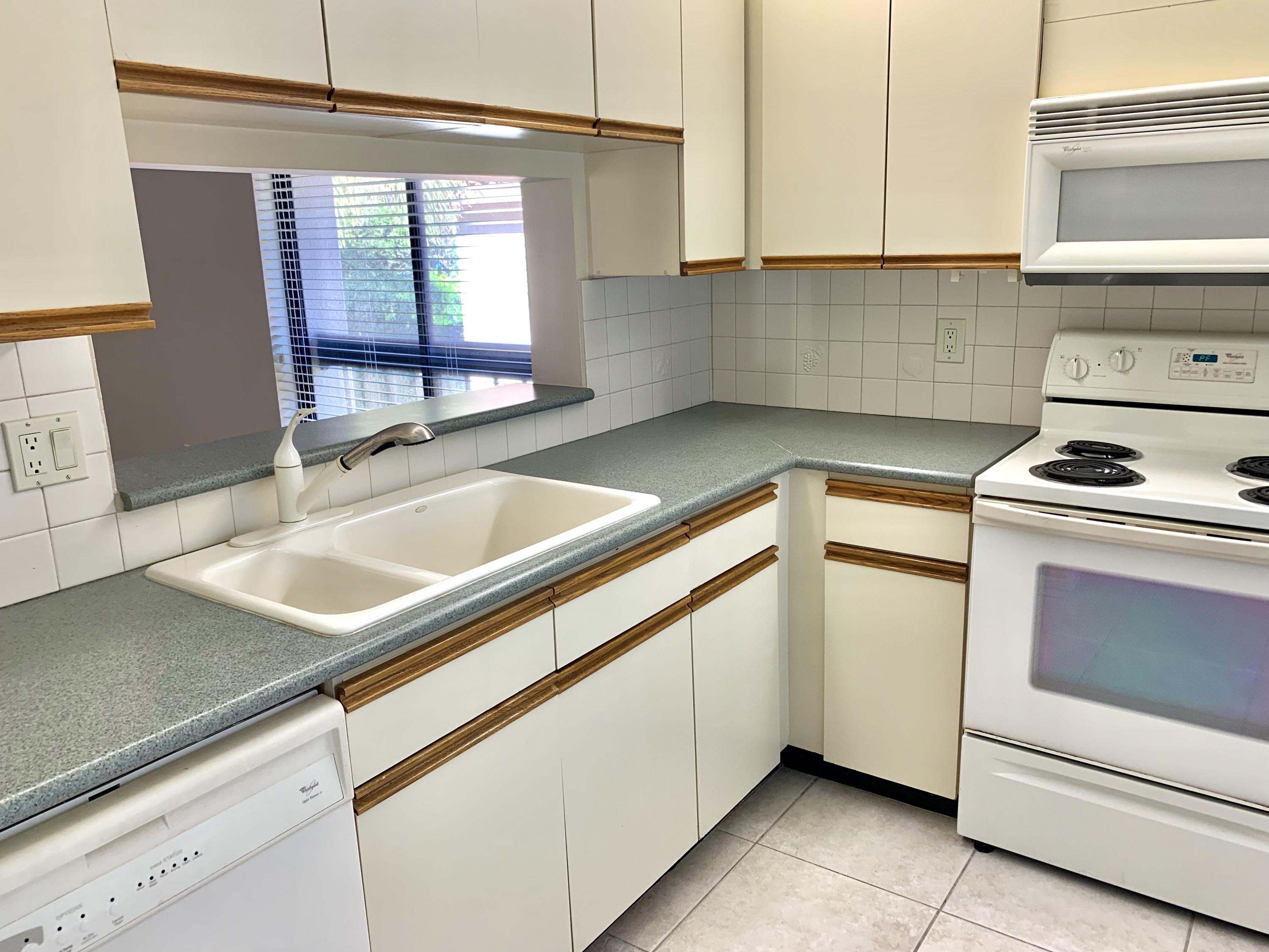 5151 West Club Circle, Unit 2010 Boca Raton, FL 33487 - Photo 6 of 19 fullsizeoutput_10e79