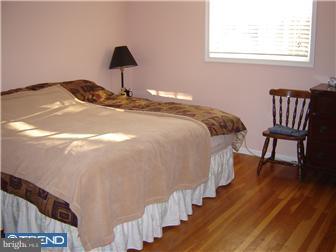 1554 Deer Run Road Warminster, PA 18974 - Photo 10 of 12 Bedroom - Main