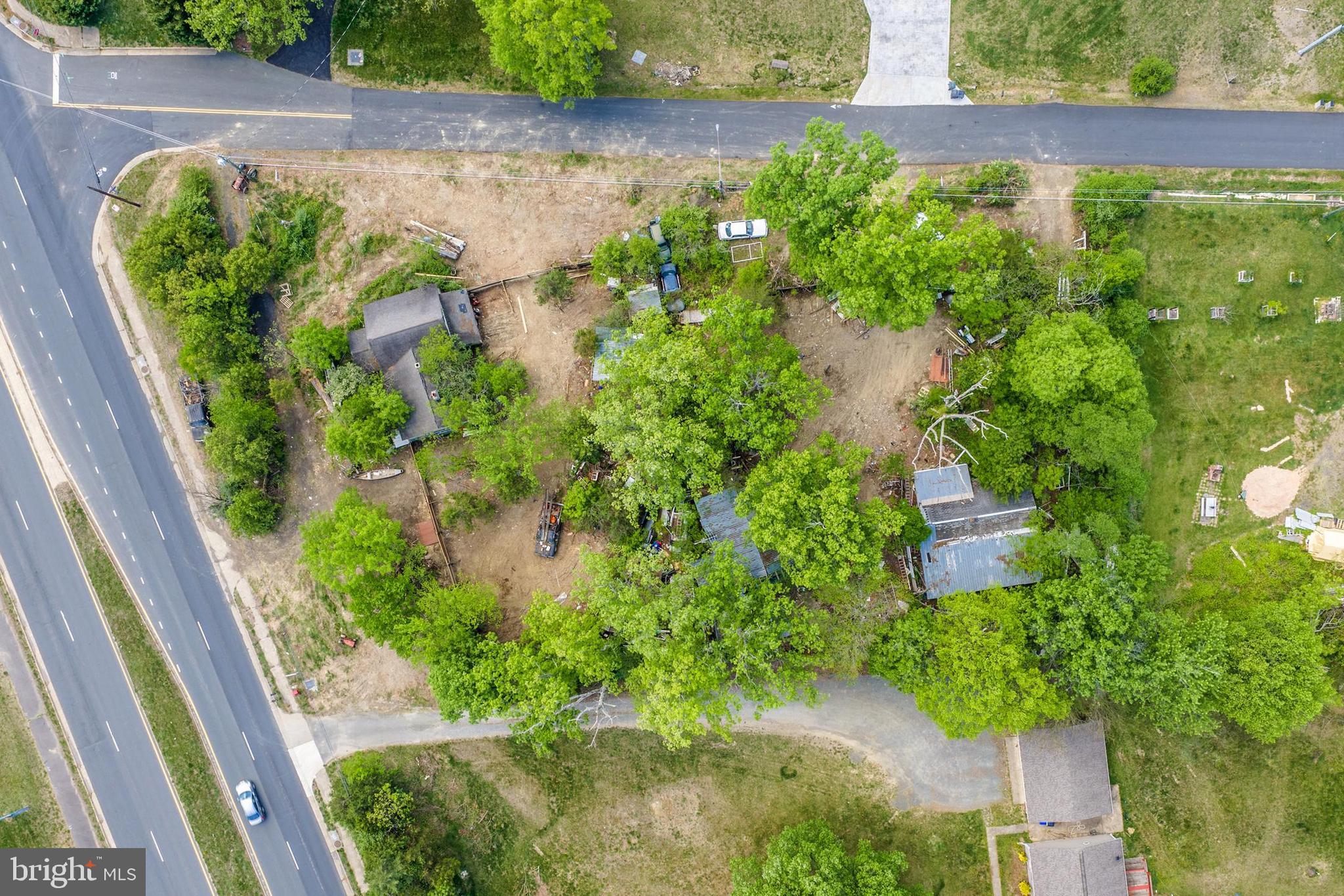 12224 Braddock Road Fairfax, VA 22030 - Photo 4 of 33 Gallery Image 4