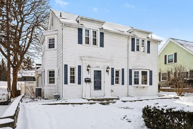 $195,000 | 739 Beverly Park Place, Jackson, MI 49203