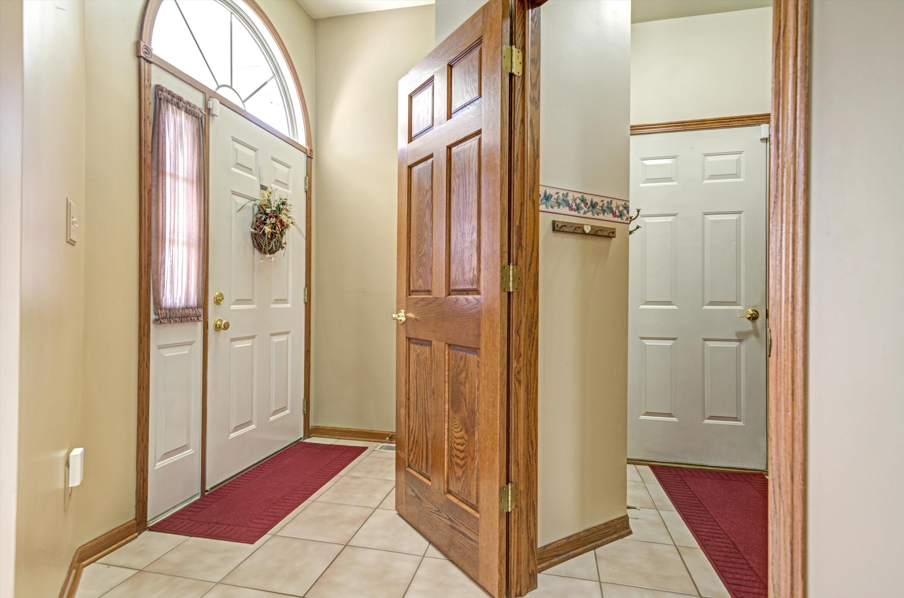 8113 Victoria Place Crown Point, IN 46307 - Photo 4 of 29 3000x1986