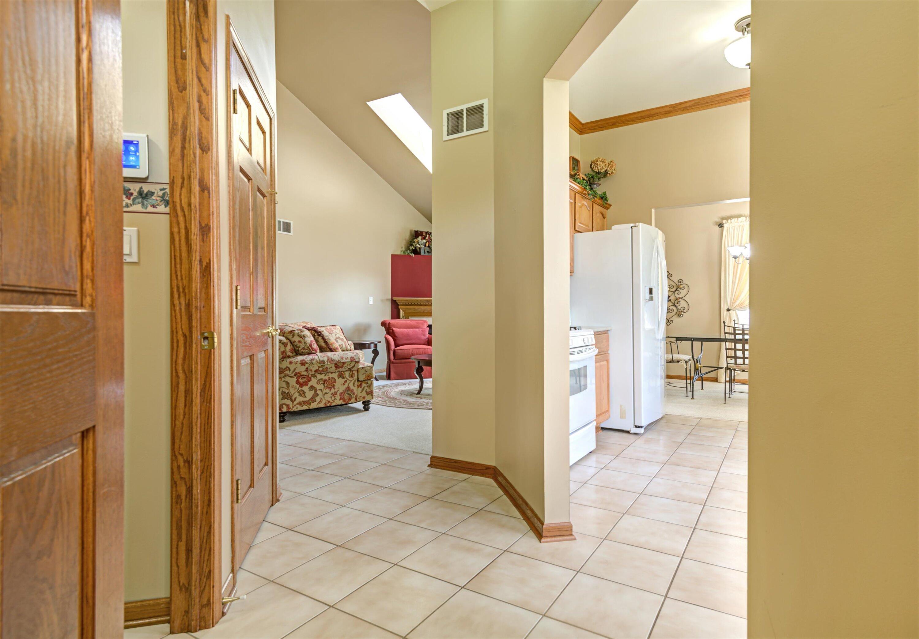 8113 Victoria Place Crown Point, IN 46307 - Photo 5 of 29 3000x2087