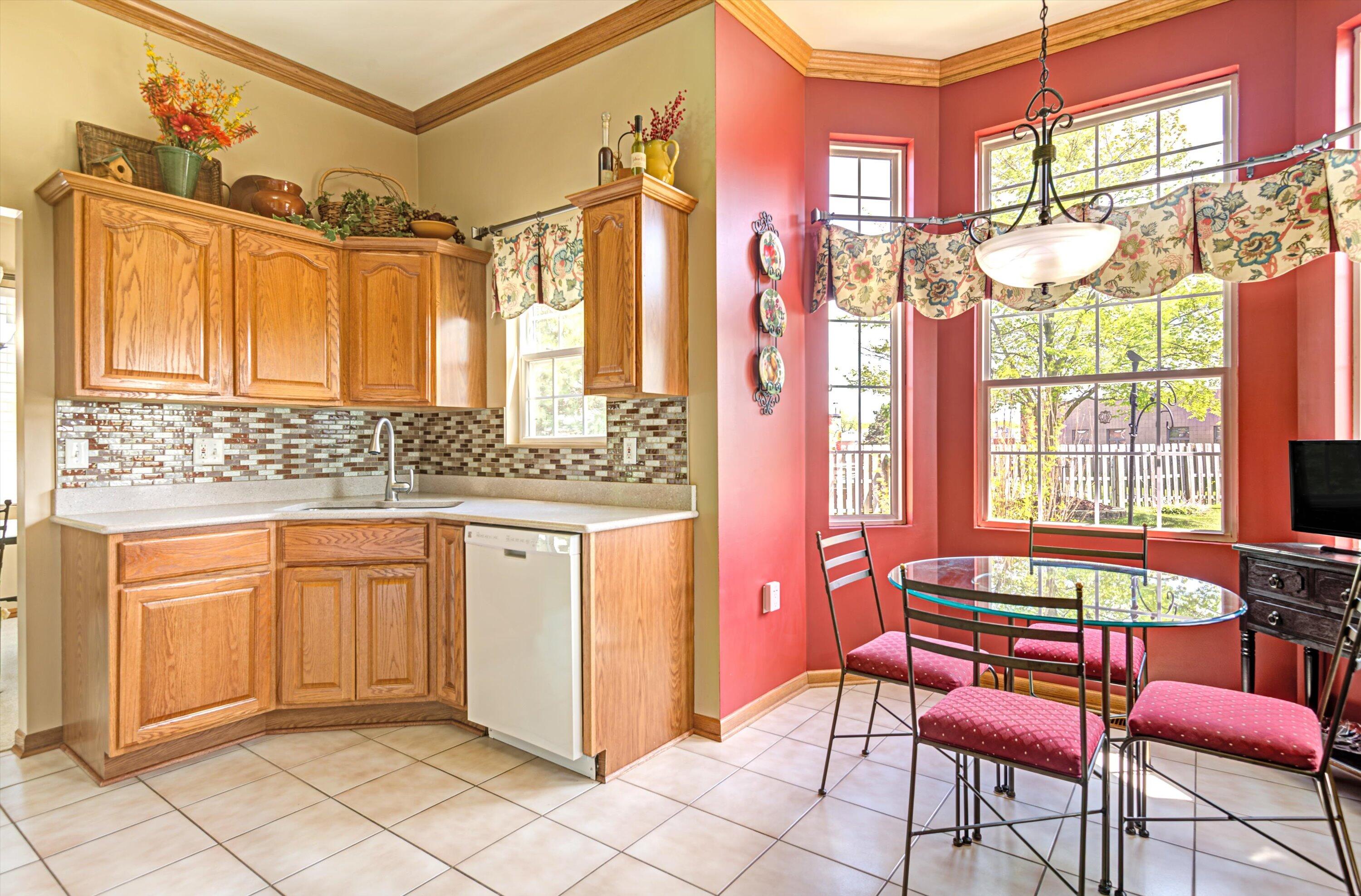 8113 Victoria Place Crown Point, IN 46307 - Photo 7 of 29 3000x1975