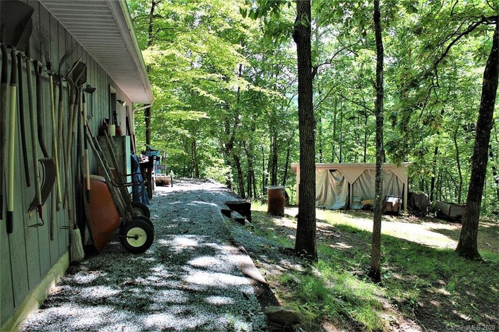 393 Platinum Road Tuckasegee, NC 28783 - Photo 36 of 41 Gallery Image 36