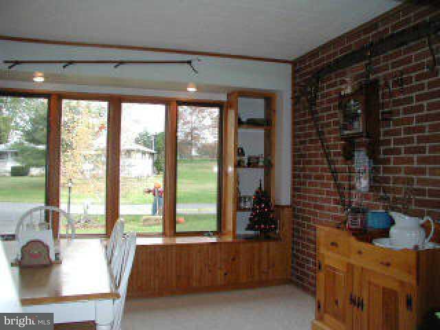 4211 Highland Road Elizabethtown, PA 17022 - Photo 4 of 9 Gallery Image 4