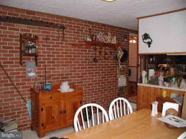 4211 Highland Road Elizabethtown, PA 17022 - Photo 5 of 9 Gallery Image 5