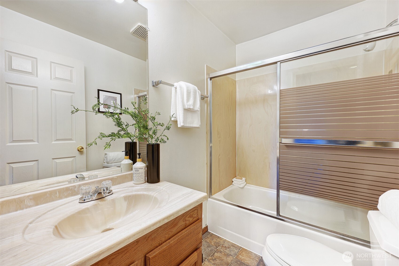 11142 8th Place South Seattle, WA 98168 - Photo 15 of 23