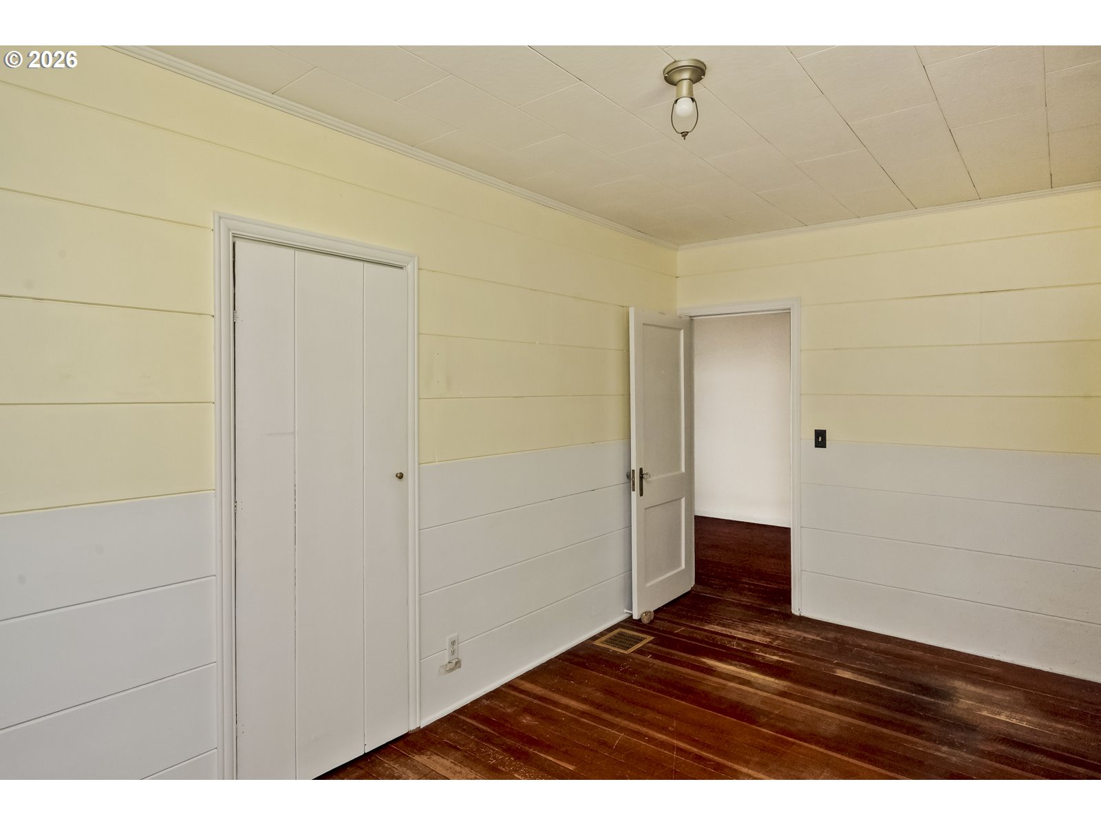 1827 Southwest Dewitt Street Portland, OR 97239 - Photo 27 of 47 Gallery Image 27