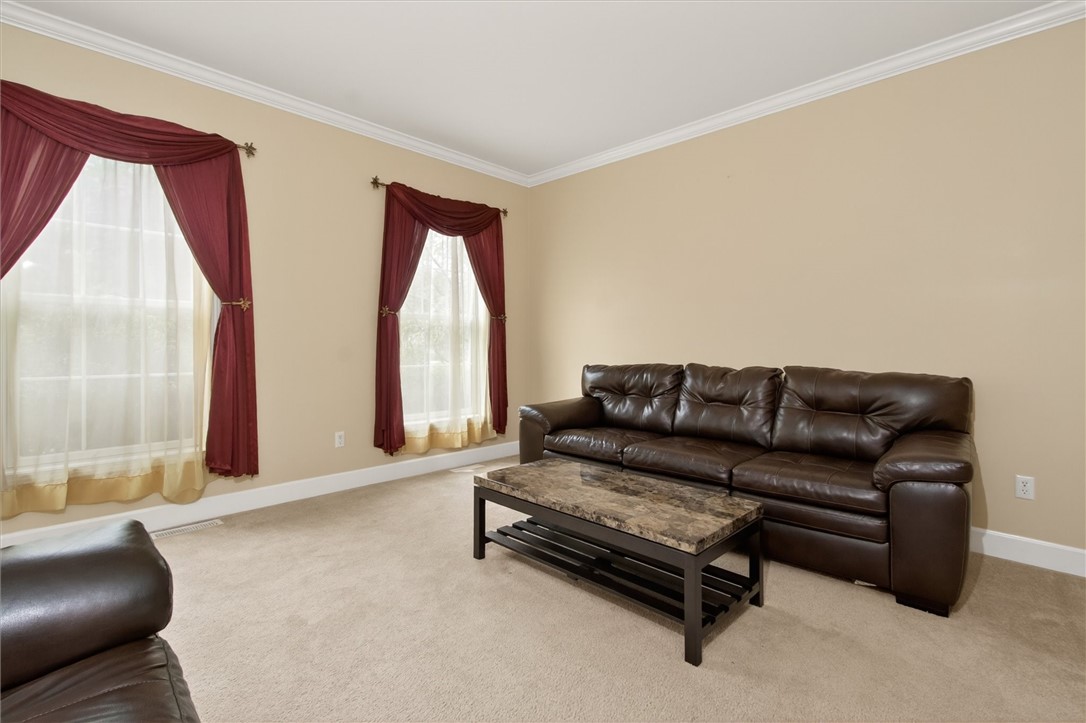 1762 Schlegel Road Webster, NY 14580 - Photo 3 of 47