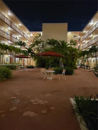 $2,450 | 7703 Camino Real, Unit A308, Miami, FL 33143