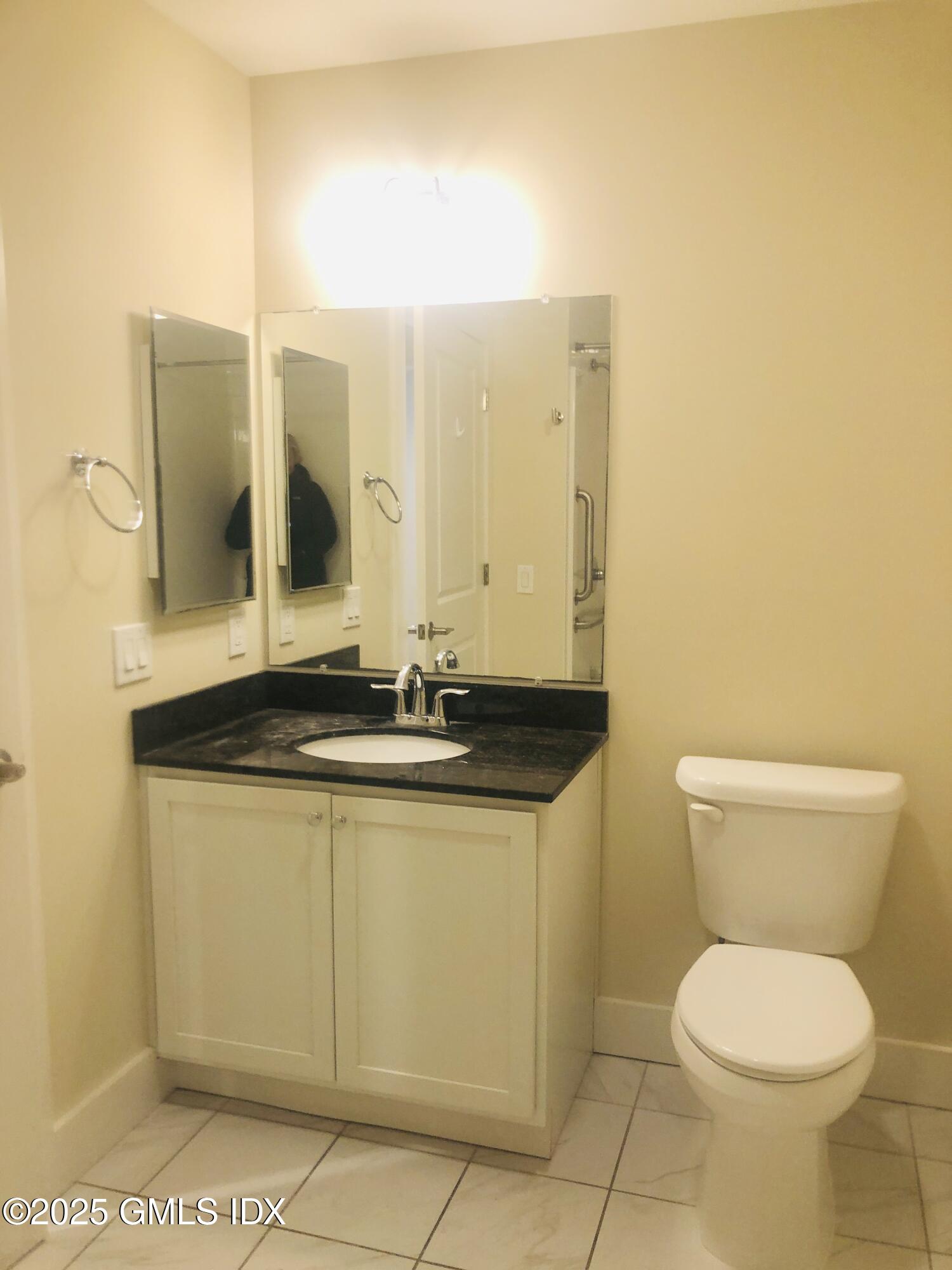 180 Hamilton Avenue, Unit H Greenwich, CT 06830 - Photo 11 of 16 IMG_4070