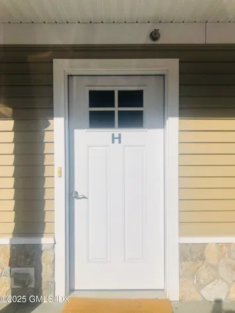 $2,900 | 180 Hamilton Avenue, Unit H, Greenwich, CT 06830