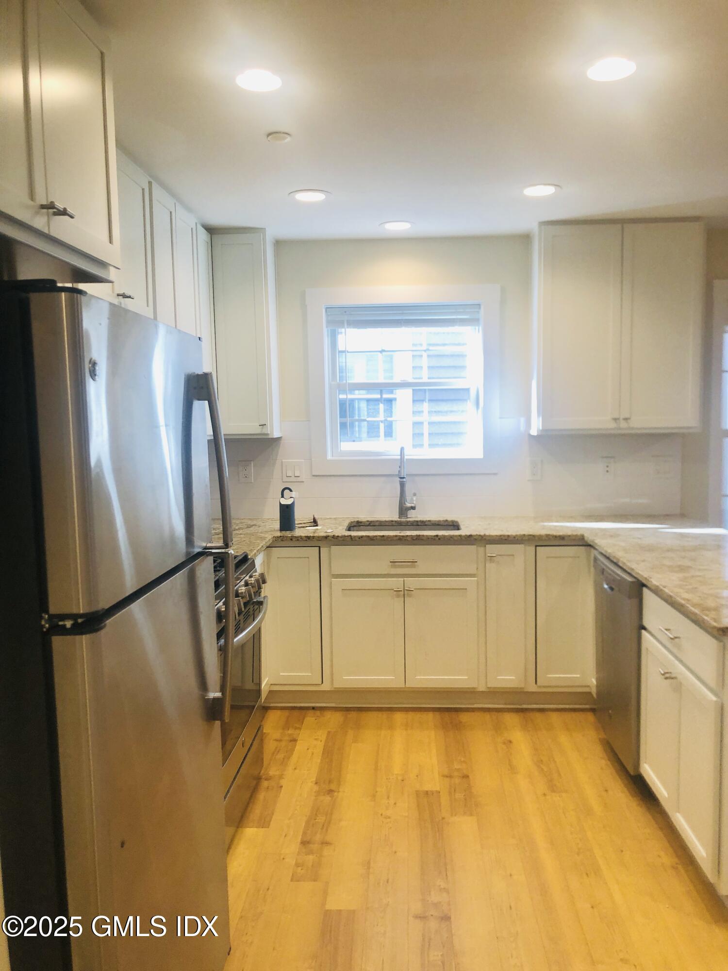 180 Hamilton Avenue, Unit H Greenwich, CT 06830 - Photo 5 of 16 IMG_4084 (1)