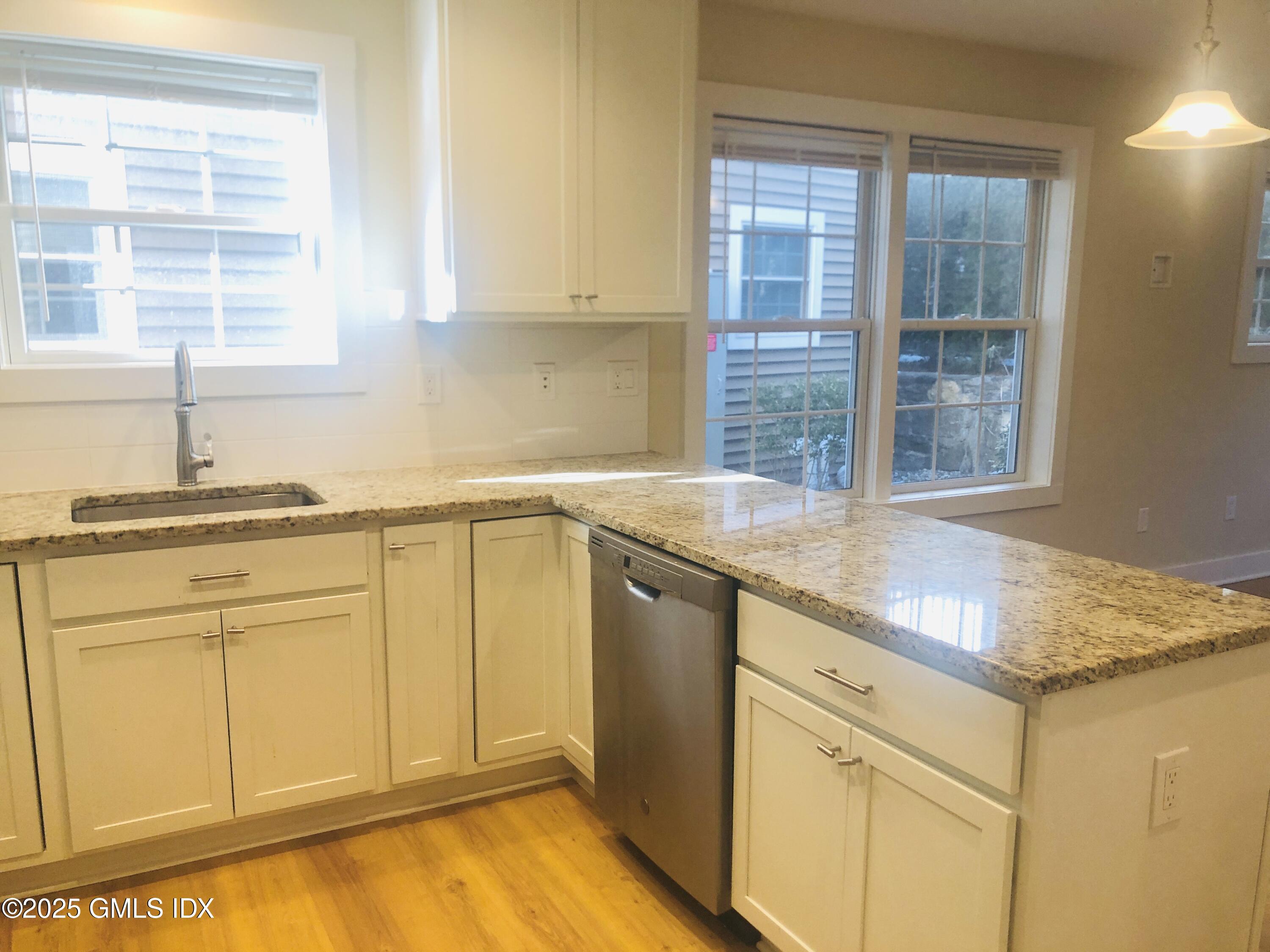 180 Hamilton Avenue, Unit H Greenwich, CT 06830 - Photo 6 of 16 IMG_4094