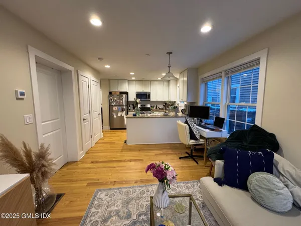 $2,900 | 180 Hamilton Avenue, Unit H, Greenwich, CT 06830