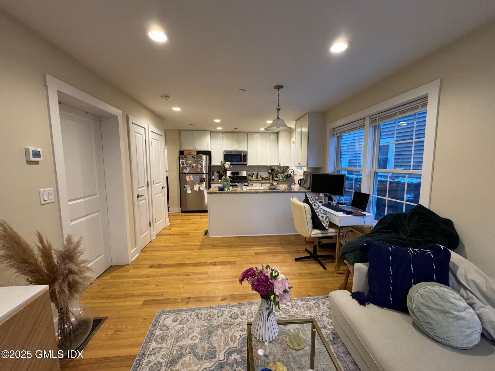 180 Hamilton Avenue, Unit H Greenwich, CT 06830 - Photo 10 of 16 180 Ham LR