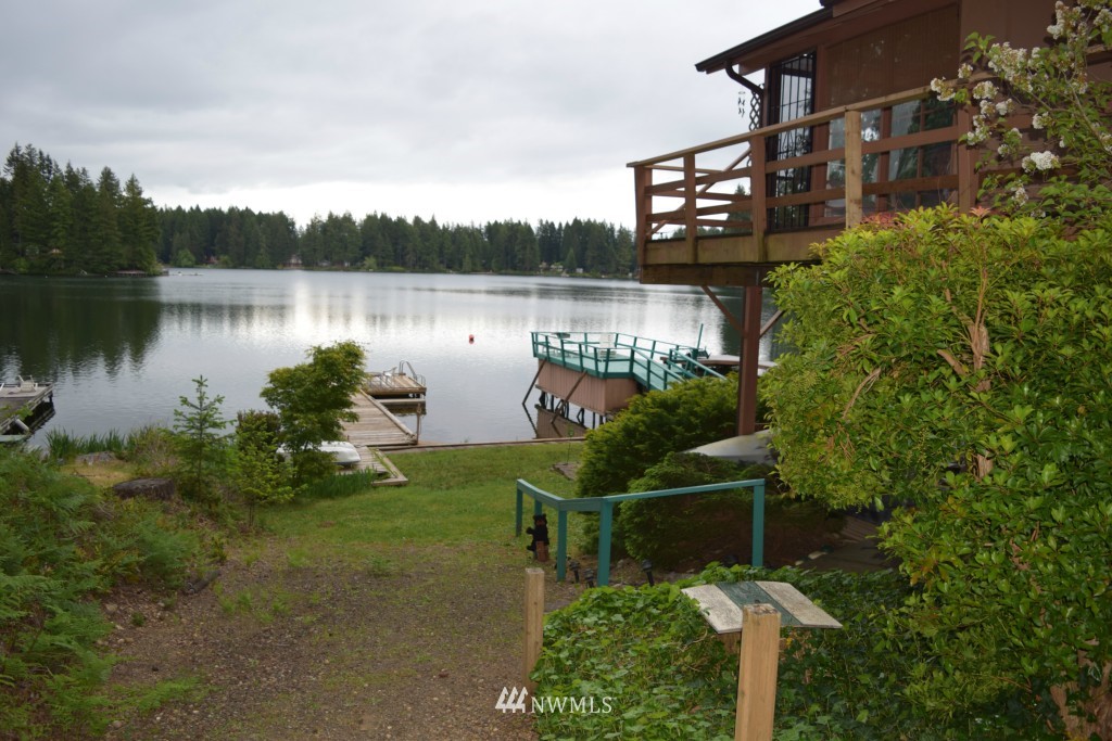 1980 East Phillips Lake Loop Road Shelton, WA 98584 - Photo 1 of 25 Gallery Image 1