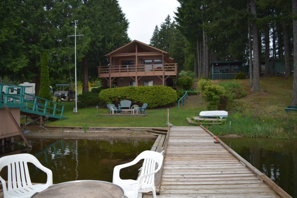1980 East Phillips Lake Loop Road Shelton, WA 98584 - Photo 2 of 25 Gallery Image 2