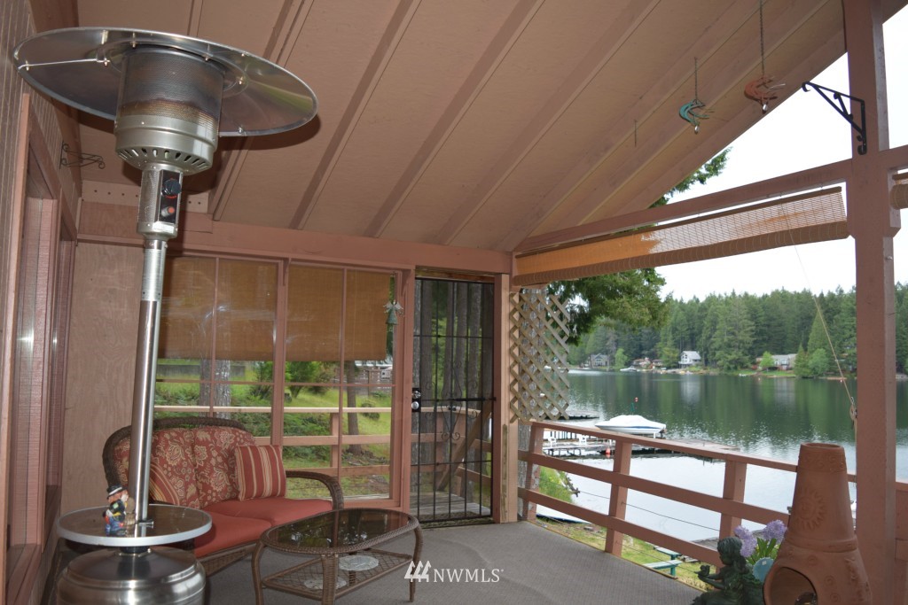 1980 East Phillips Lake Loop Road Shelton, WA 98584 - Photo 11 of 25 Gallery Image 11