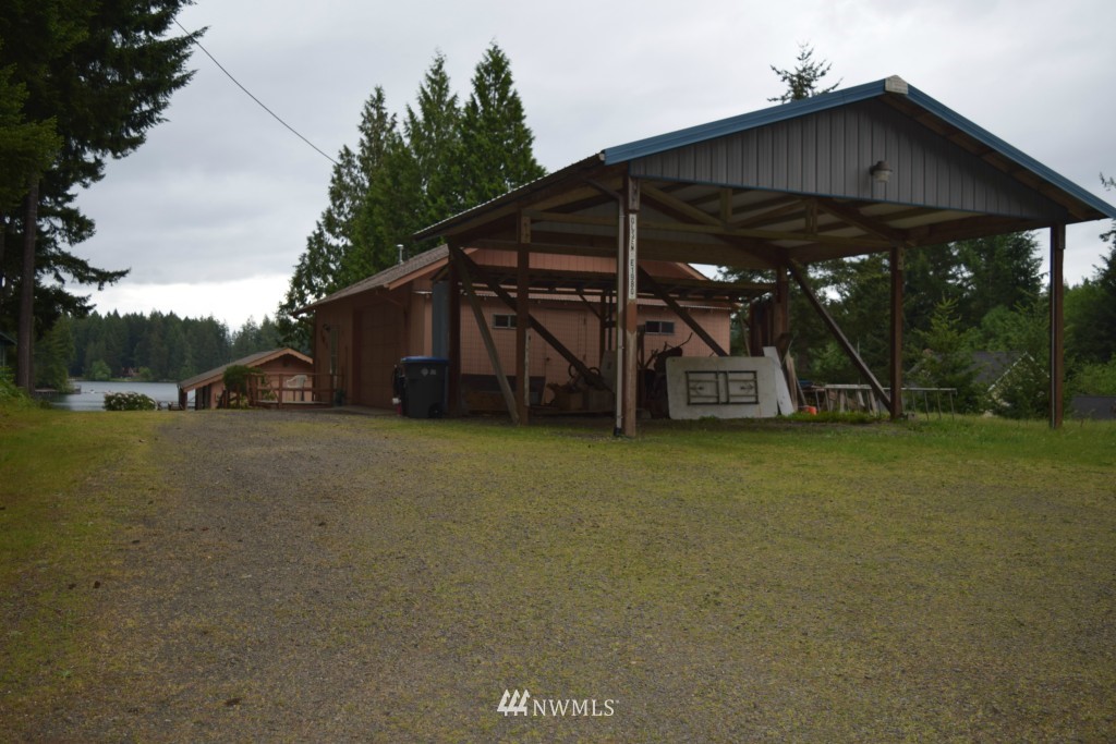 1980 East Phillips Lake Loop Road Shelton, WA 98584 - Photo 3 of 25 Gallery Image 3