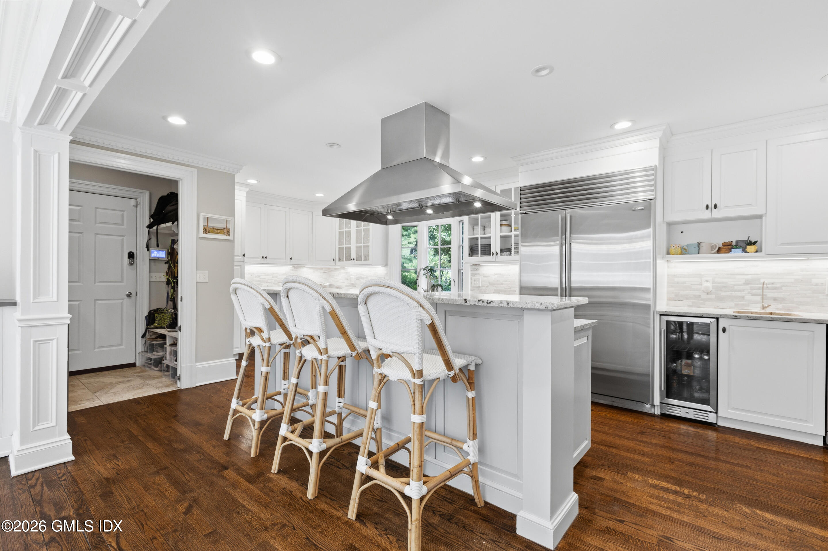 16 Ridgebrook Road Greenwich, CT 06830 - Photo 7 of 32 Eat In Kitchen