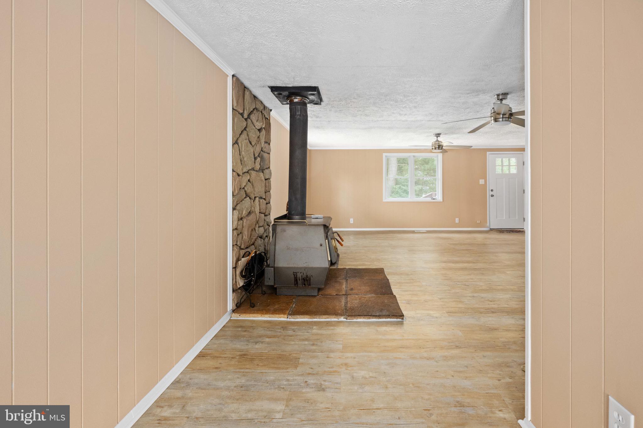161 8th Street Colonial Beach, VA 22443 - Photo 17 of 71 VIEW INTO LIVING ROOM FROM PATIO