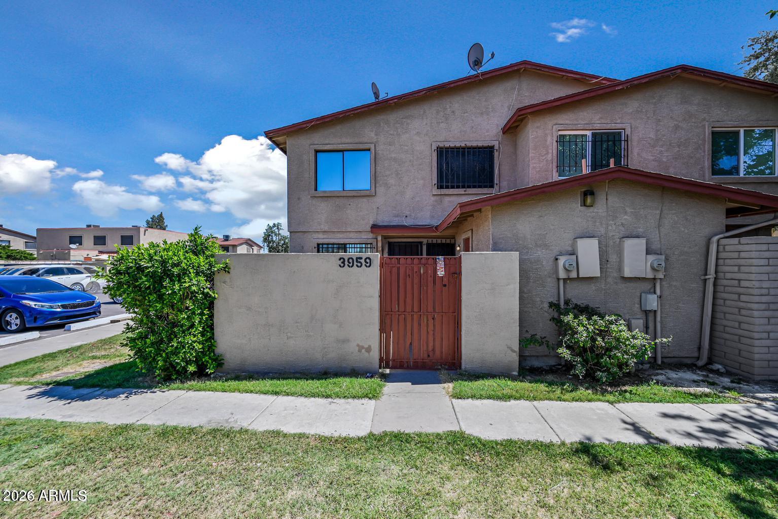 3959 West Palomino Road Phoenix, AZ 85019 - Photo 2 of 15