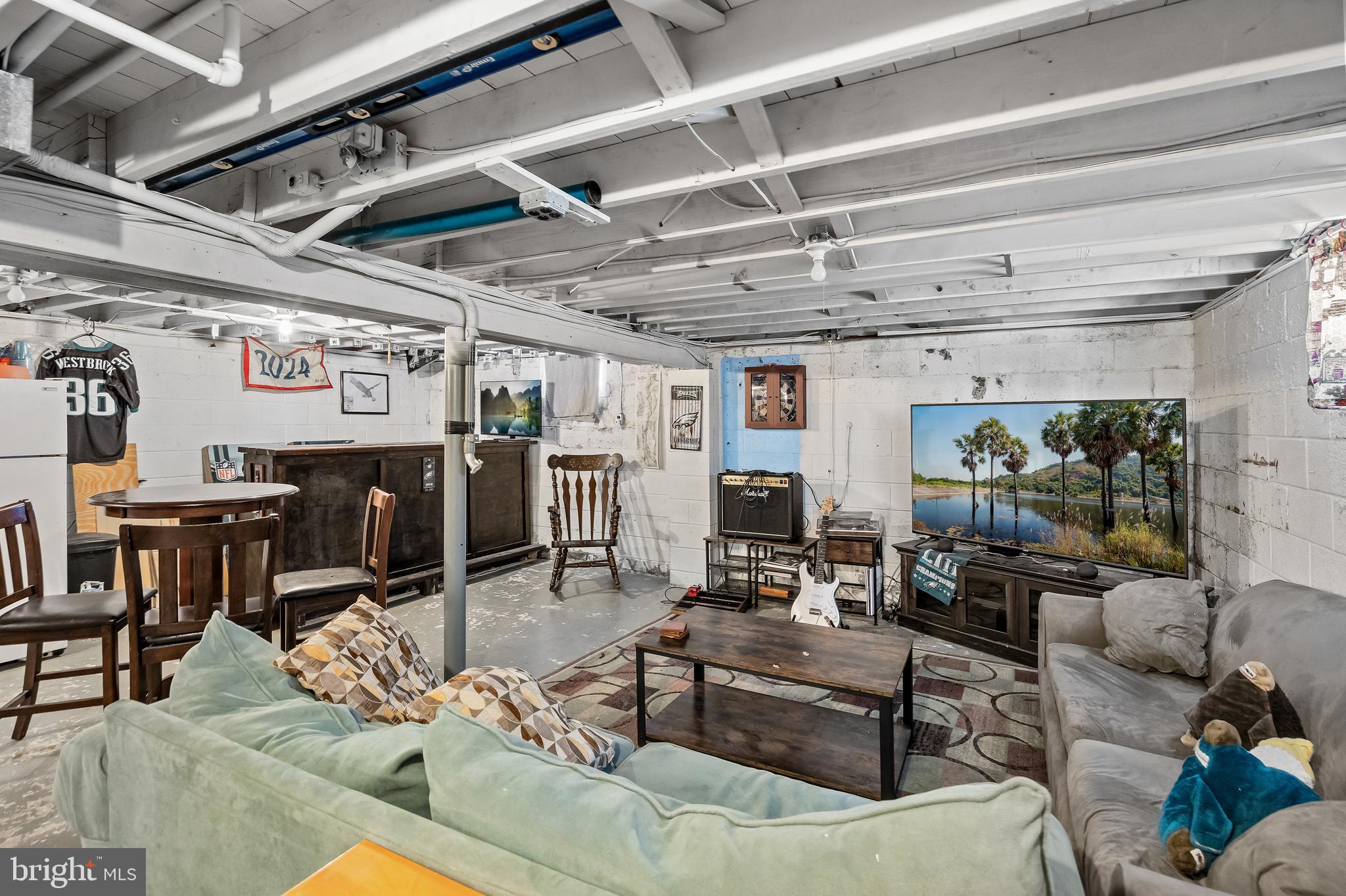 409 Lippincott Avenue Riverside, NJ 08075 - Photo 19 of 25 a living room with furniture