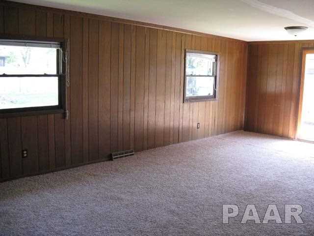 1609 West Cloverdale Road Chillicothe, IL 61523 - Photo 11 of 12 Gallery Image 11