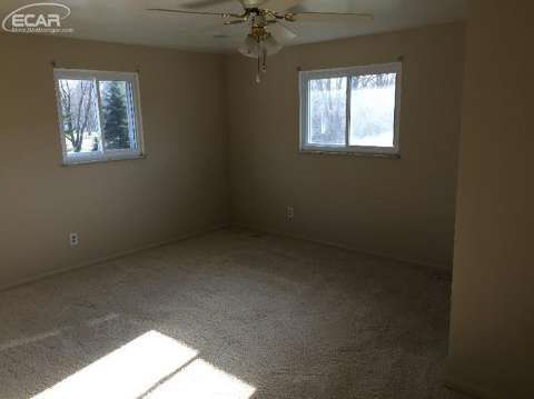 6244 Kelly Road Flushing, MI 48433 - Photo 14 of 19 20426204-13.JPG