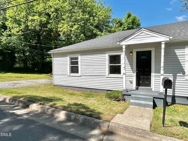 $1,025 | 224 Walker Avenue, Graham, NC 27253