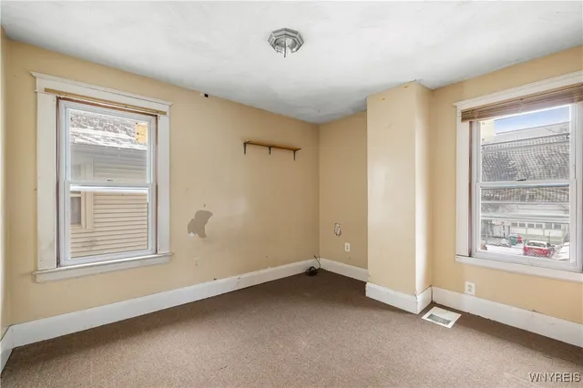 $89,900 | 2439 Niagara Avenue, Niagara Falls, NY 14305