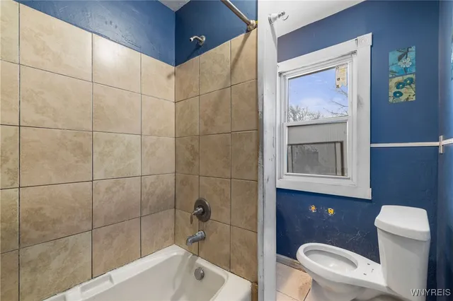 $89,900 | 2439 Niagara Avenue, Niagara Falls, NY 14305