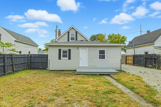 $174,900 | 2304 South D Street, Elwood, IN 46036