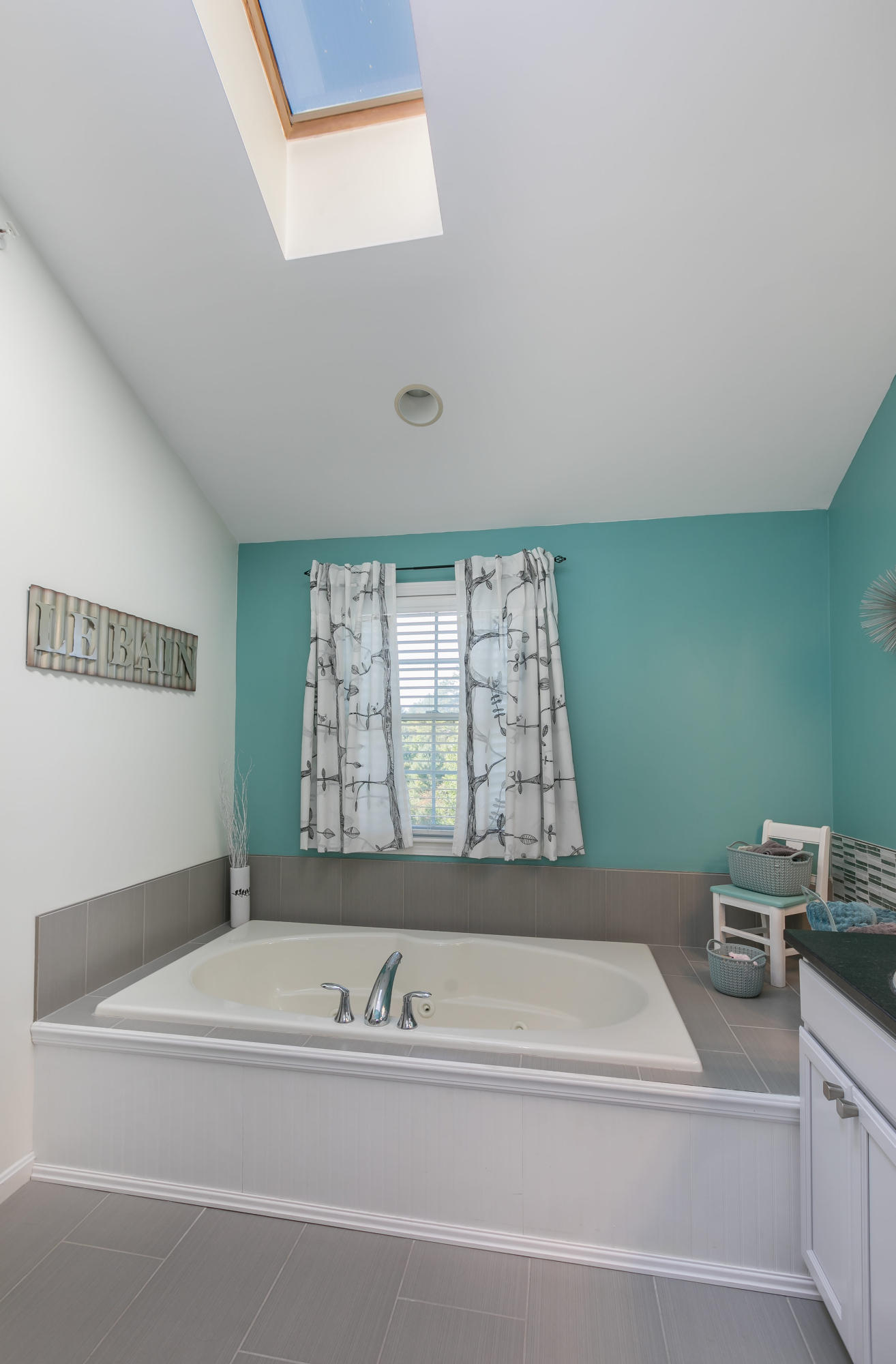 118 Starbird Road, Unit 10 Portland, ME 04102 - Photo 25 of 45 118 Starbird Rd Portland ME-print-028-00