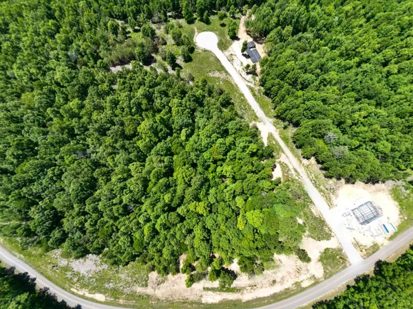 $74,900 | 321 Ridgetop Road, Hohenwald, TN 38462